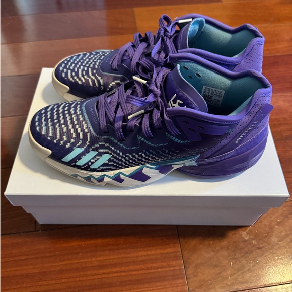 Adidas Mitchell DON Issue 4 Basketball men’s size 9.5 - Picture 2 of 9